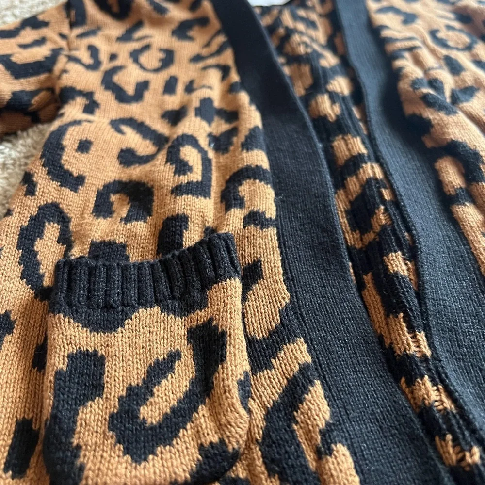 Old Navy Toddler Girl Leopard Print 🐆 Cardigan Sweater Size 3t
